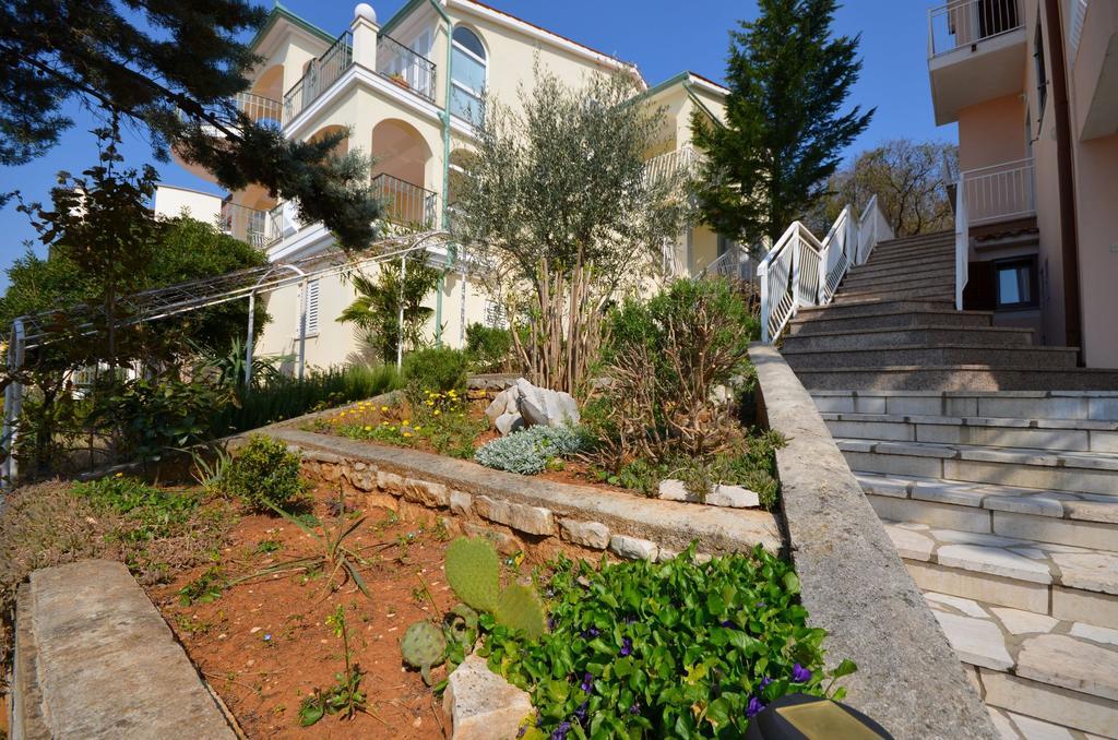 Apartments Slavica Rabac Exterior foto