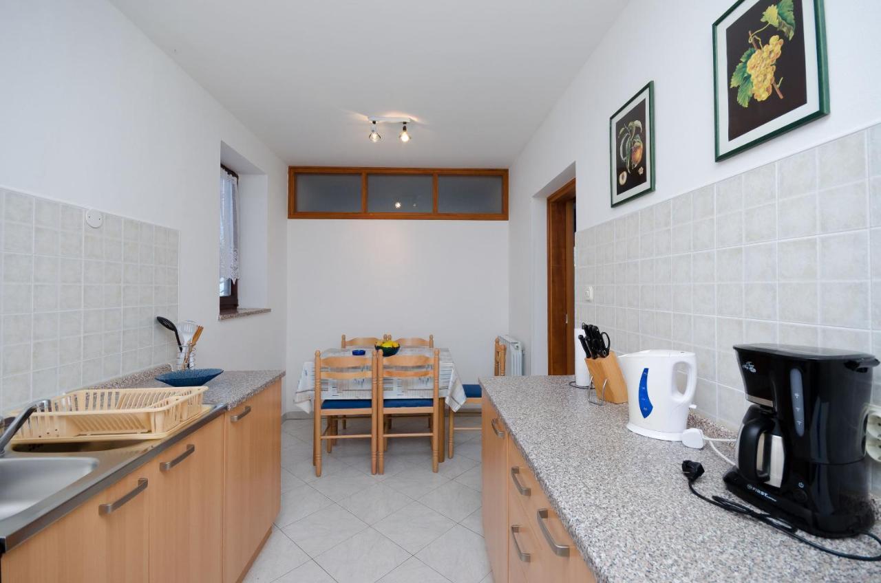Apartments Slavica Rabac Exterior foto