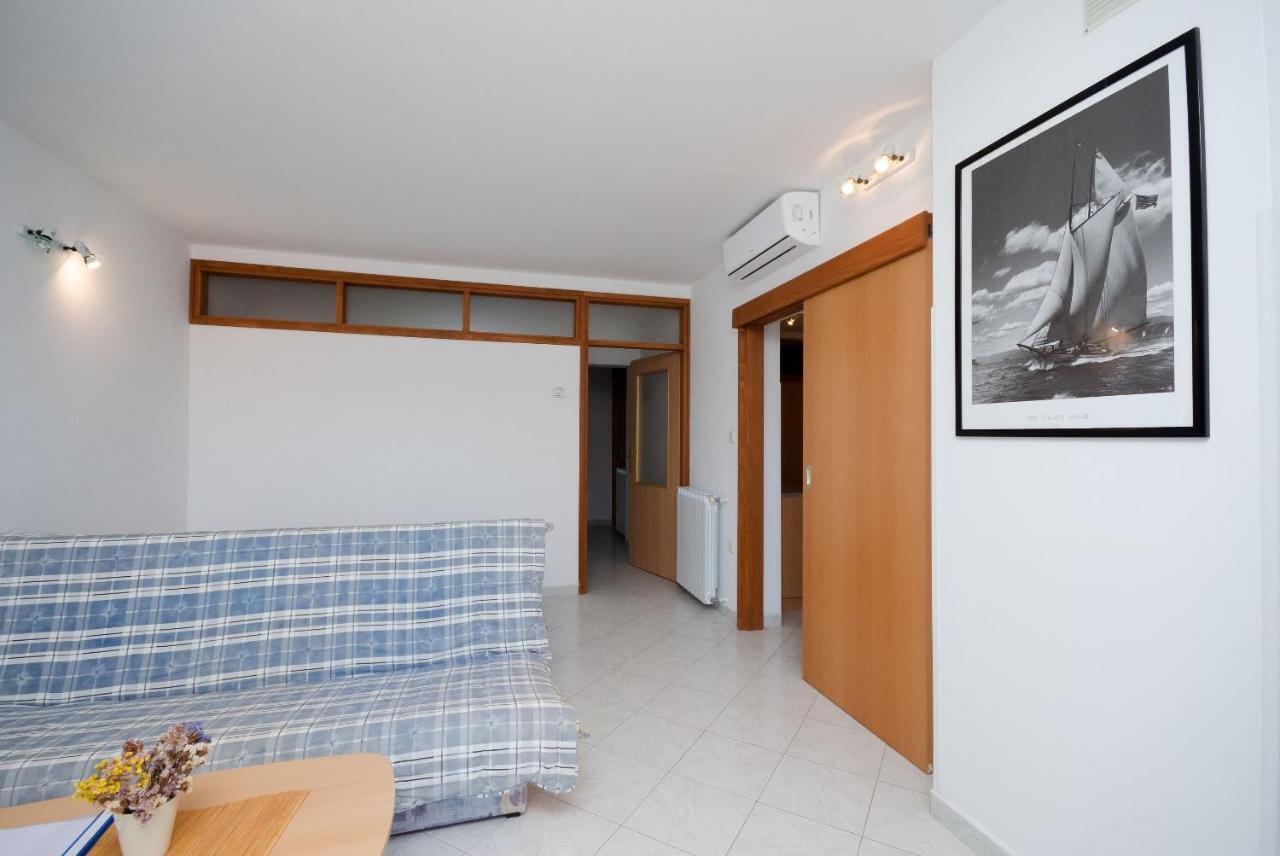 Apartments Slavica Rabac Exterior foto